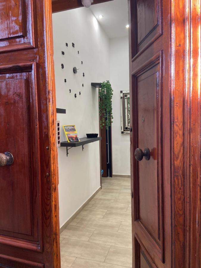 Airys - House Bed & Breakfast Napoli